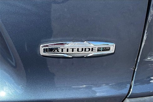 Used 2019 Jeep Cherokee Latitude Plus w/ Comfort/Convenience Group image 21