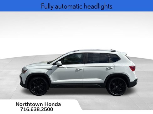 Used 2022 Volkswagen Taos SE image 8