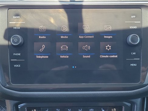 Used 2019 Volkswagen Tiguan SE image 11