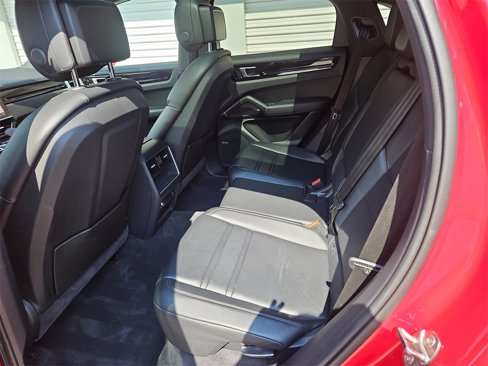 Used 2021 Porsche Cayenne Coupe image 38