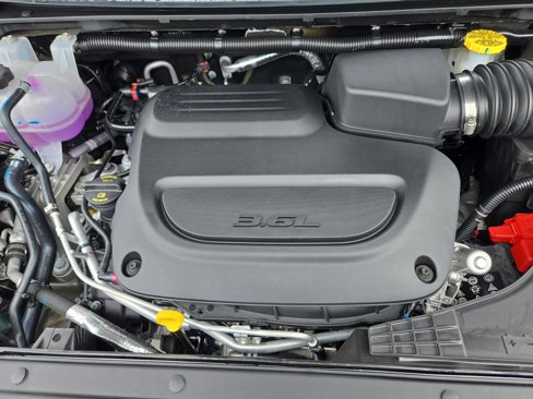 New 2026 Chrysler Voyager LX image 9