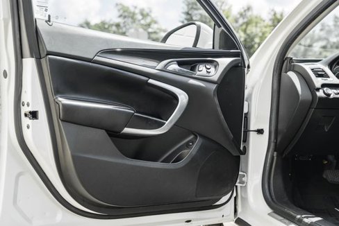Used 2016 Buick Regal AWD image 37