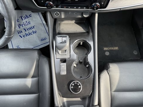 Used 2021 Nissan Rogue SL w/ Premium Package image 26
