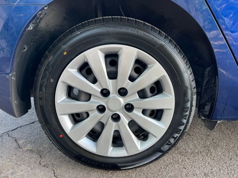 Used 2016 Nissan Sentra S image 11
