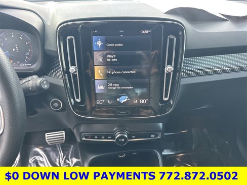 Used 2021 Volvo XC40 T5 R-Design image 20