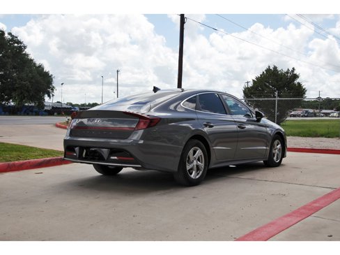 Used 2023 Hyundai Sonata SE w/ Cargo Package image 5