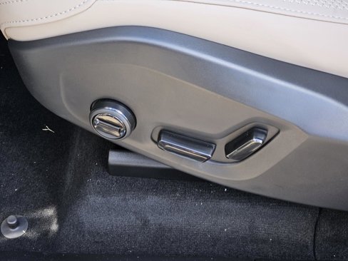 New 2026 Volvo XC60 B5 Plus w/ Protection Package Premier image 28