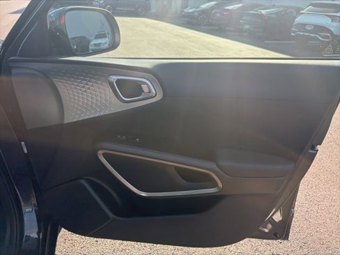 Certified 2023 Kia Soul LX w/ LX Technology Package image 19