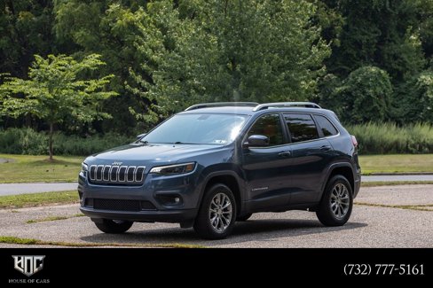 Used 2019 Jeep Cherokee Latitude Plus w/ Cold Weather Group image 1