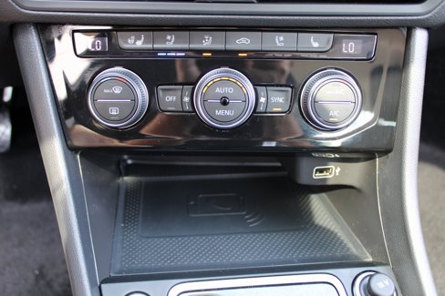 Certified 2020 Volkswagen Jetta SEL Premium image 18