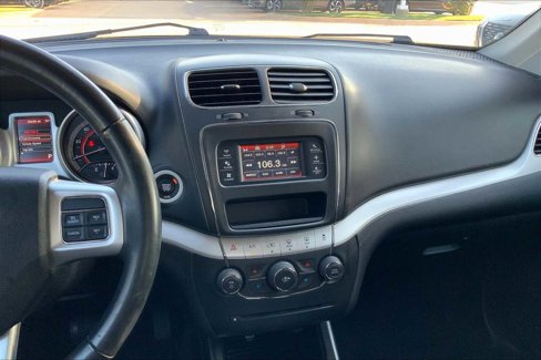 Used 2020 Dodge Journey SE w/ SE Popular Equipment Group image 6