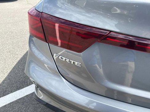 Used 2023 Kia Forte LXS w/ LXS Technology Package image 6