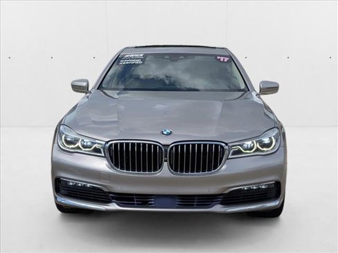 Used 2017 BMW 750i xDrive image 2
