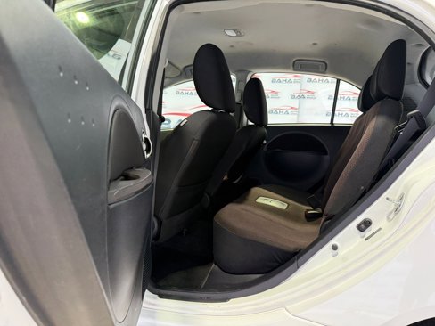 Used 2012 Mitsubishi i ES image 32