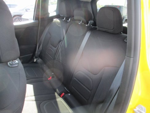 Used 2019 Jeep Renegade Latitude image 15