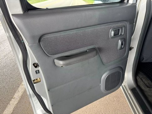 Used 2004 Nissan Frontier XE w/ (PWR) Pwr Pkg image 18