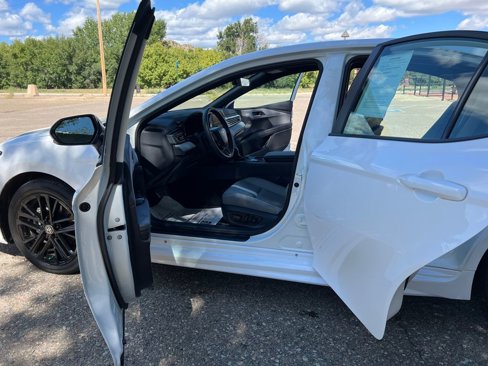 Used 2025 Toyota Camry SE image 8