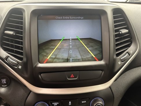 Used 2016 Jeep Cherokee Limited image 21