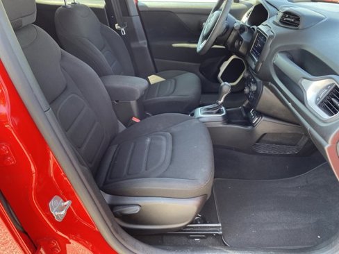 Used 2021 Jeep Renegade Latitude image 25