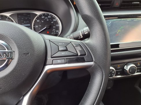 Used 2021 Nissan Kicks S image 18