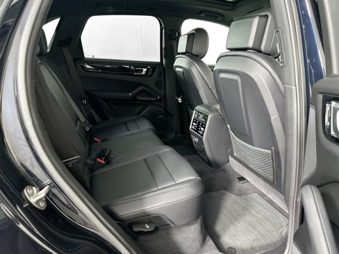 Certified 2023 Porsche Cayenne image 28