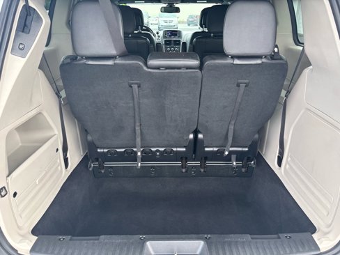 Used 2019 Dodge Grand Caravan SXT image 24