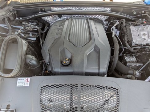 Certified 2024 Porsche Macan image 28