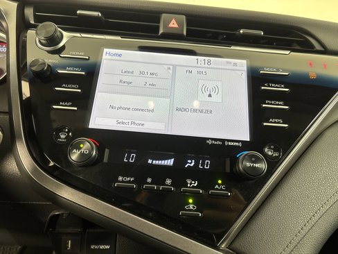 Used 2020 Toyota Camry XSE image 26