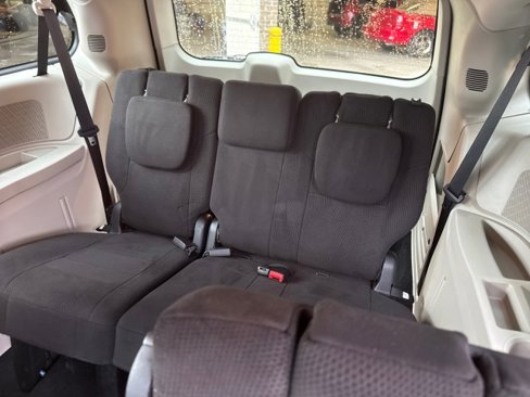 Used 2013 Dodge Grand Caravan SE image 13