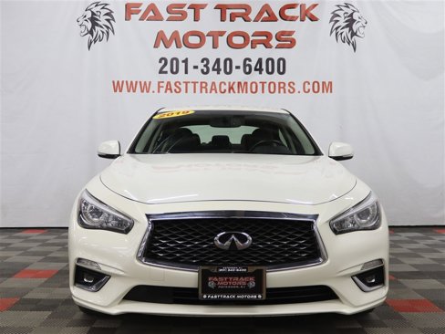Used 2019 INFINITI Q50 Luxe w/ Essential Package (3.0T Luxe) image 2