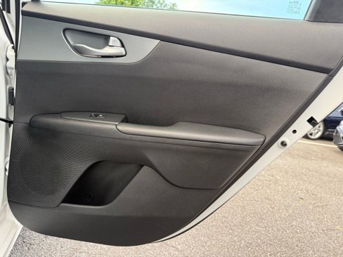 Used 2021 Kia Forte LXS image 29