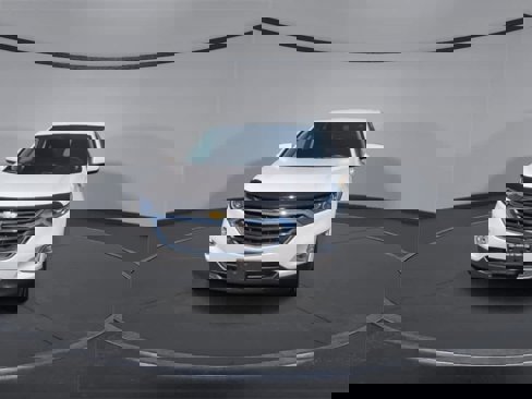 Used 2018 Chevrolet Equinox LT image 3