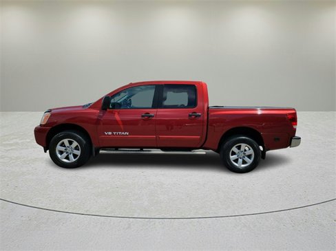Used 2015 Nissan Titan SV image 4