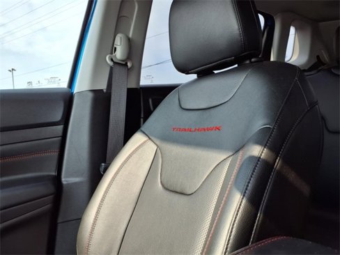Used 2022 Jeep Compass Trailhawk w/ Trailhawk Elite Group image 37
