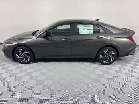 New 2025 Hyundai Elantra Sport image 2