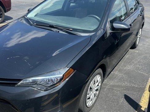 Used 2017 Toyota Corolla L image 2