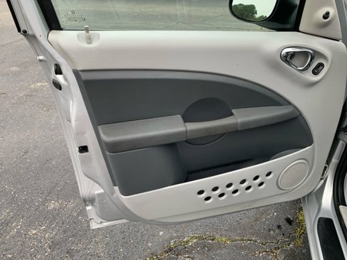 Used 2007 Chrysler PT Cruiser image 9