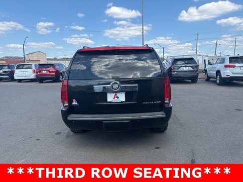 Used 2011 Cadillac Escalade Premium image 4