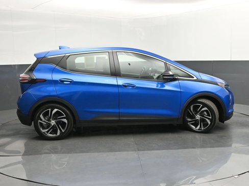 Used 2023 Chevrolet Bolt LT w/ Infotainment Package image 7