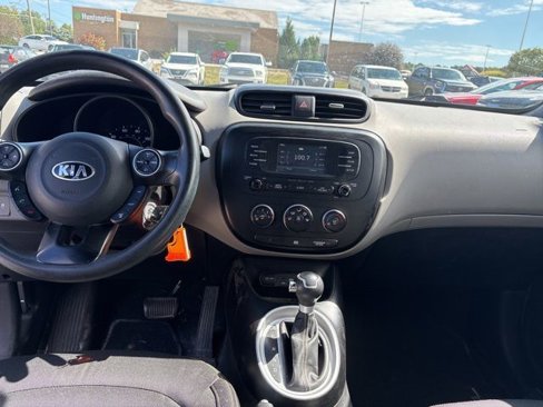 Used 2016 Kia Soul + image 21