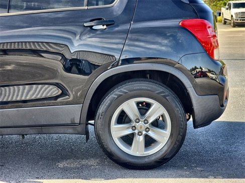 Used 2020 Chevrolet Trax LS w/ Tint and Cruise Package image 12