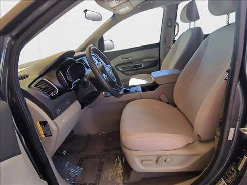 Used 2017 Kia Sedona LX image 15