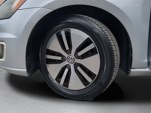 Used 2016 Volkswagen e-Golf SEL Premium image 62