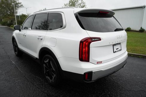 Used 2023 Kia Telluride S w/ S Sunroof Package image 5