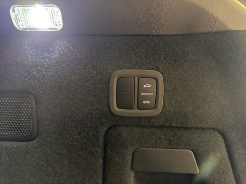 New 2025 Porsche Cayenne Turbo image 29
