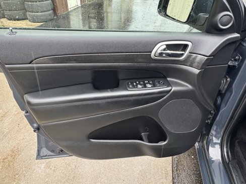 Used 2018 Jeep Grand Cherokee Altitude image 10