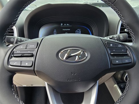 New 2025 Hyundai Venue SEL image 18