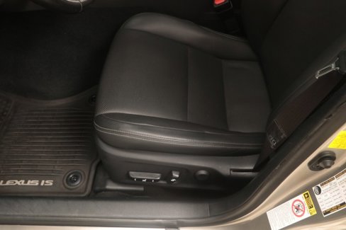 Used 2016 Lexus IS 300 AWD image 41