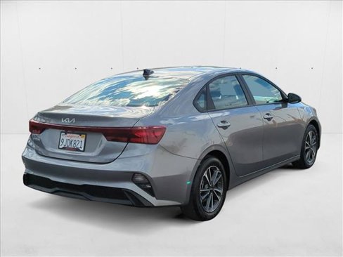 Used 2023 Kia Forte LXS w/ LXS Technology Package image 5