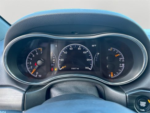 Used 2020 Jeep Grand Cherokee Altitude image 29